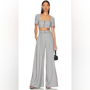 HOUSE OF HARLOW 1960 TWO-PIECE HOUNDSTOOTH SET WIDE LEG PANT. FRONT PLEATED